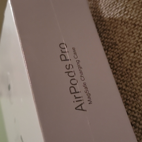 Apple AirPods Pro 2nd generation - Picture 3 of 4